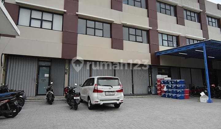 3.5-Storey Strategic Shop House - Jl. Kemanggisan Utama