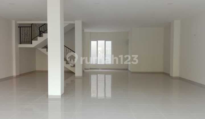 Disewakan Ruko 4 Lantai Lokasi Strategis – Cempaka Putih