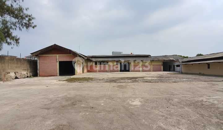 Strategic Warehouse by the Side of Plumpang Semper Main Road