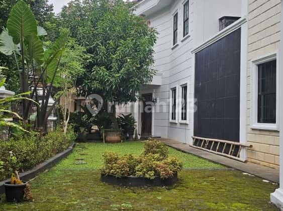 Rumah Mewah Siap Huni + Kolam Renang Pribadi di Komplek Rempoa
