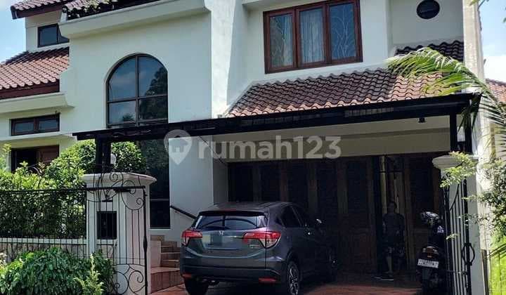 For Sale HOOK House, Spacious and Ready to Occupy in Rempoa Complex, South Jakarta