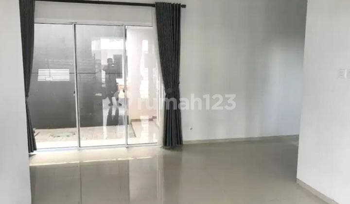 Rumah Siap Huni, Rapih dan Terawat di Cluster One Gate Discovery Bintaro