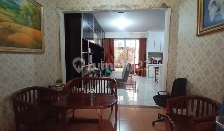 Lingkungan Asri! Rumah Siap Huni di Bsc City - Harga Nego!