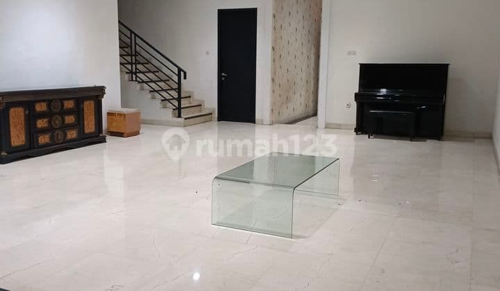 Rumah 3 Lantai Minimalis