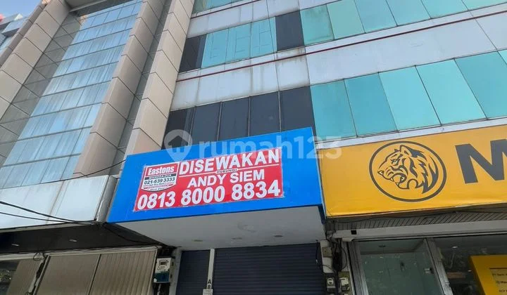 Shophouse Facing Pangeran Jayakarta Street Shophouse Facing Pangeran Jayakarta Street