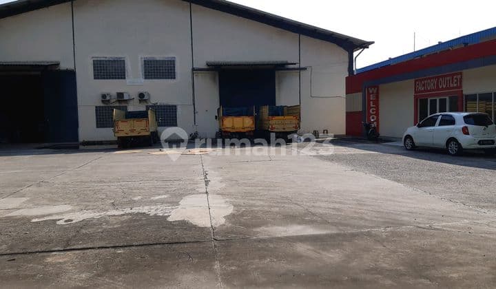 Gudang Di Pengangsaan Dua