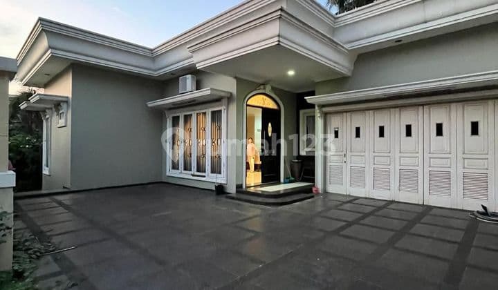 Modern House in a strategic location in an Elite Housing Estate, Free Kitchen Set ‼️