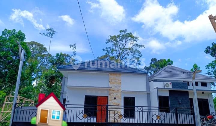 Rumah Kuat Kokoh Belakang Polsek Mijen Semarang