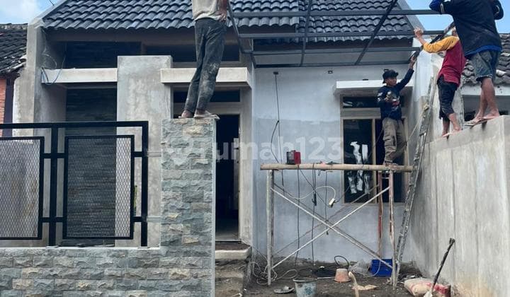 3 BR 1 Bathroom House East Bandung