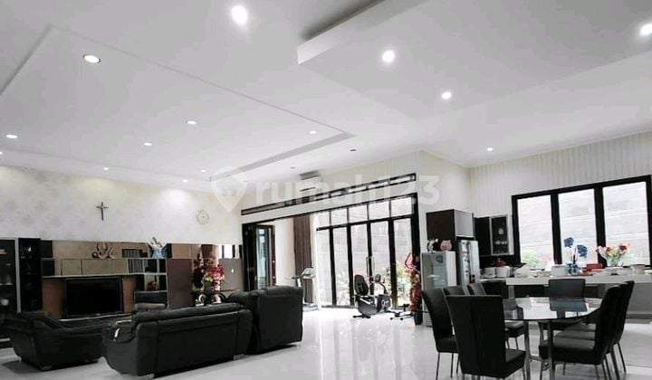 Rumah Lux Mainroad Mekarwangi