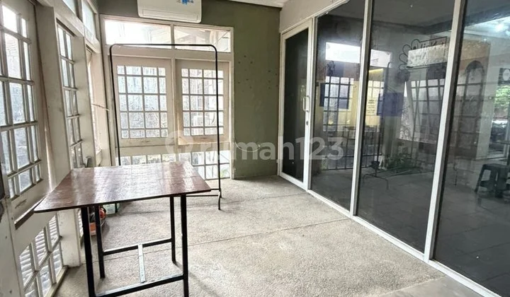 Kios Ciumbeuleuit Dekat U N P A R Kios Ciumbeuleuit Dekat U N P A R