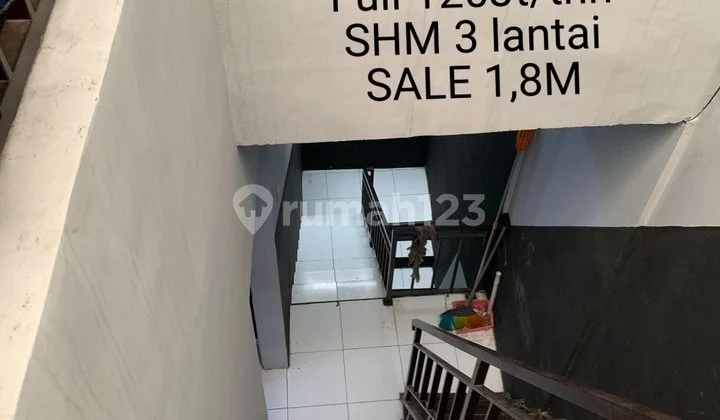 Kos Pusat Kota Strategis Selalu F U L L Kos Pusat Kota Strategis Selalu F U L L