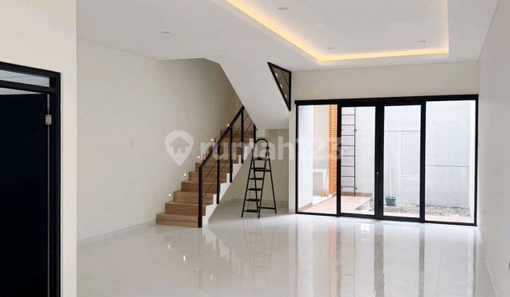 Rumah Modern Minimalis Baru Kopo Permai