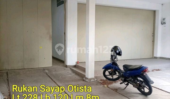 Rumah Pusat Kota Sayap Otista Akses Mobil