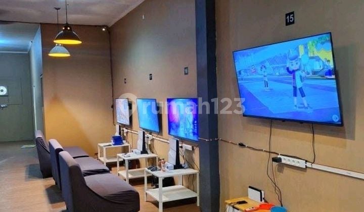 Ruko Pusat Kota Subang dengan Area Parkir Luas