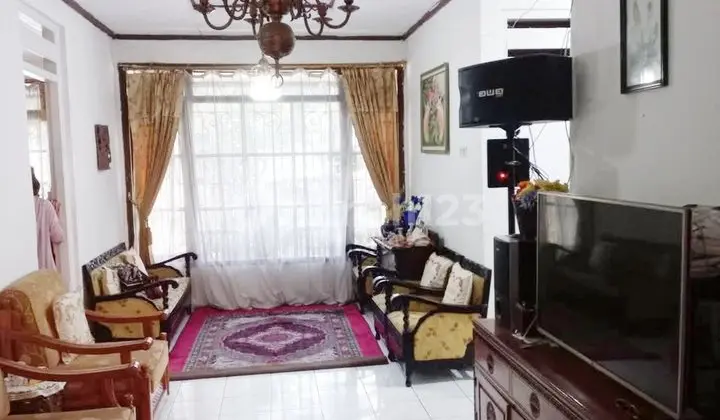 City House Near Pasteur Toll Road