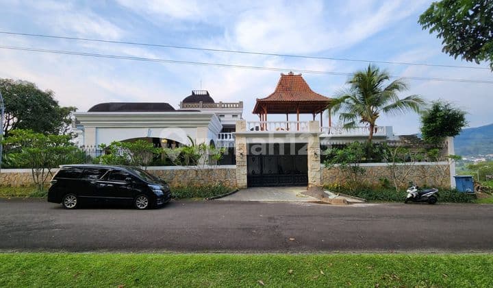 For sale luxury furnished house best view swimming pool 2 front Sentul city