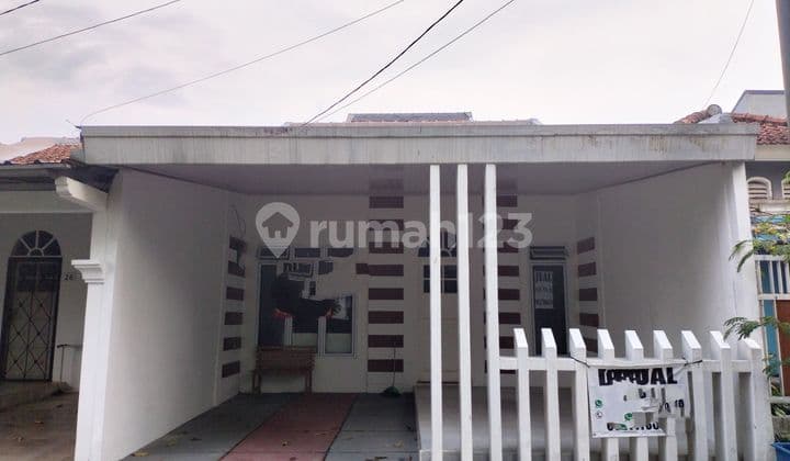 Di jual rumah siap huni depan green area Sentul city