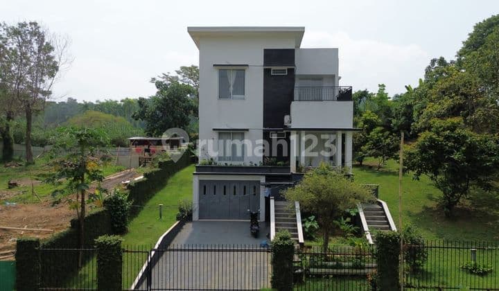 For Sale: Move-in Ready House with Golf and Lake View in Sentul City