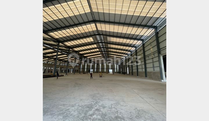Warehouse in Pakuhaji, Warehouse Complex 19, Area 10,800 M2, Rental Price 60 Thousand