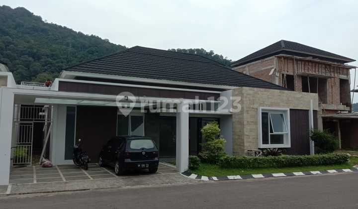 Rumah Padang, Lt 311m2, Harga 1.9 Milyar