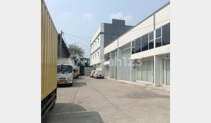 Gudang Jurumdi, Land Size 10x30, Annual Rental Price 75 Million.