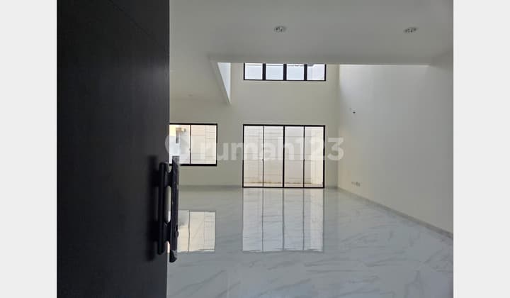 Rumah Pik2 Villa Pasir Putih 10x20, 4BR, Harga sewa 250 jt