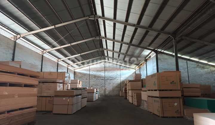 Gudang Cipondoh, Lt 5.200 m2, SHM, Container 40 Ft, hrg 10 juta/ m2