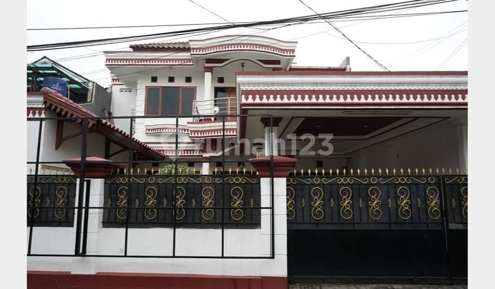 Luxury House in Kebon Jeruk, West Jakarta, Land Area 600 m2, 8 Bedrooms, Freehold Certificate, Selling Price 7.8 Billion