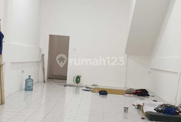 3-story shop house in Green Garden, West Jakarta