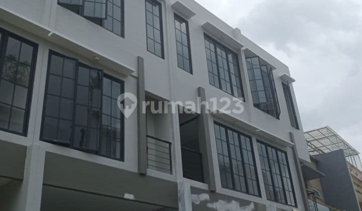3-STORY NEW HOUSE IN TAMAN RATU, WEST JAKARTA