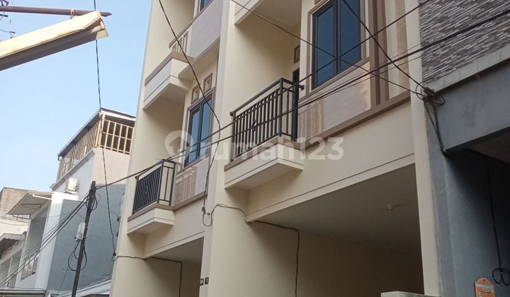 RUMAH Baru MNIMALIS 3 Lantai Tanjung Duren Jakarta Barat
