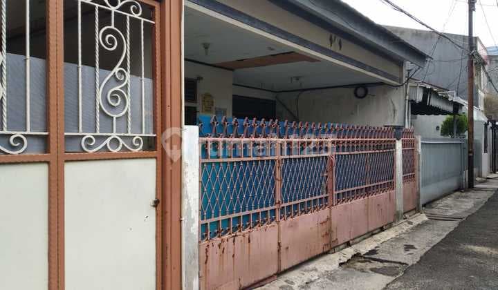 Decent 1.5-Story House in Tanjung Duren