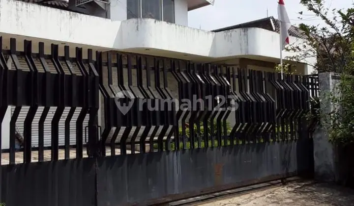 RUMAH TUA HITUNG TANAH GILI SAMPING JAKARTA BARAT