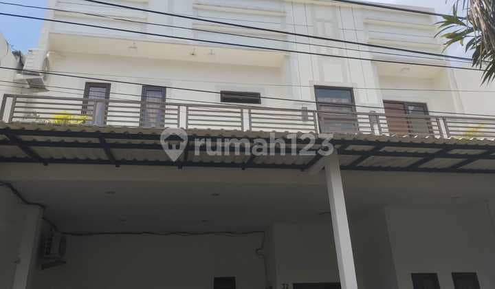 Nice 2.5-Story Ready-to-Occupy House in South Tanjung Duren