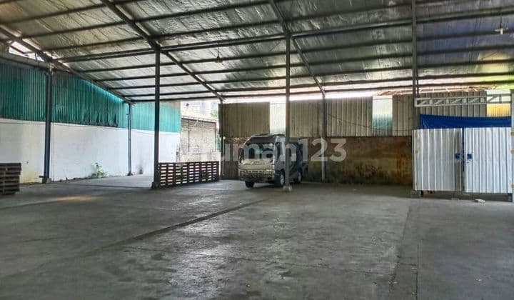 Gudang Dekat Jelambar Jakarta Barat