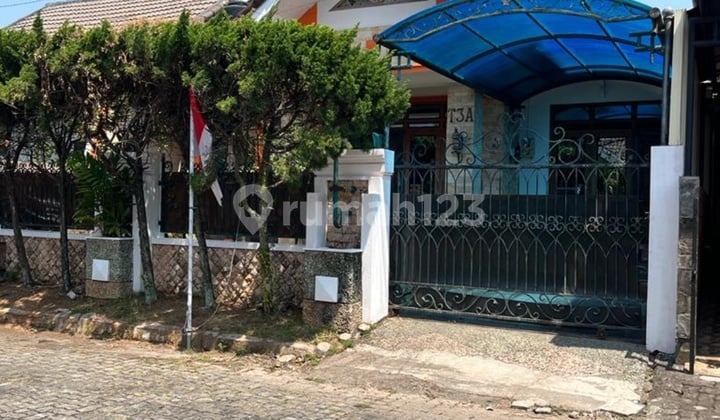 Ready-to-Occupy House in Srondol Bumi Indah Banyumanik, Upper Semarang, Flood-Free