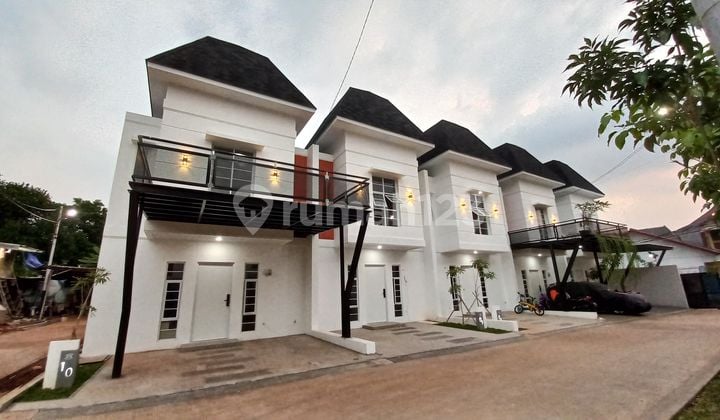 Rumah 2 Lantai Siap Huni Free Biaya Dekat Tol LRT