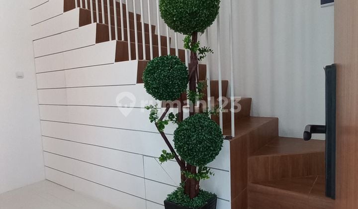 Siap Huni Rumah 2 Lantai Di Cibubur Dekat Tol