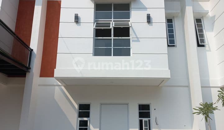 Ready Stok Rumah Murah 2 Lantai 3 Kamar Dekat Tol