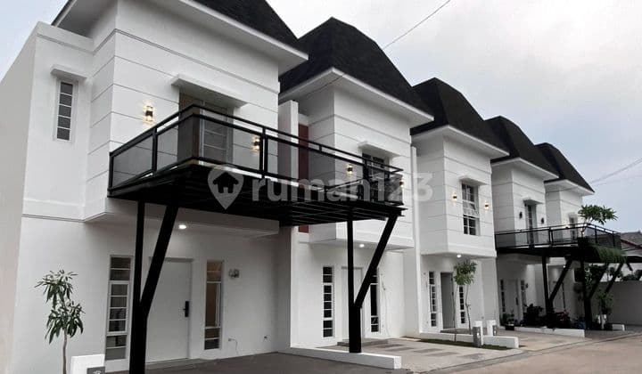 Siap Huni Rumah 2 Lantai Free Biaya Cicilan Flatt