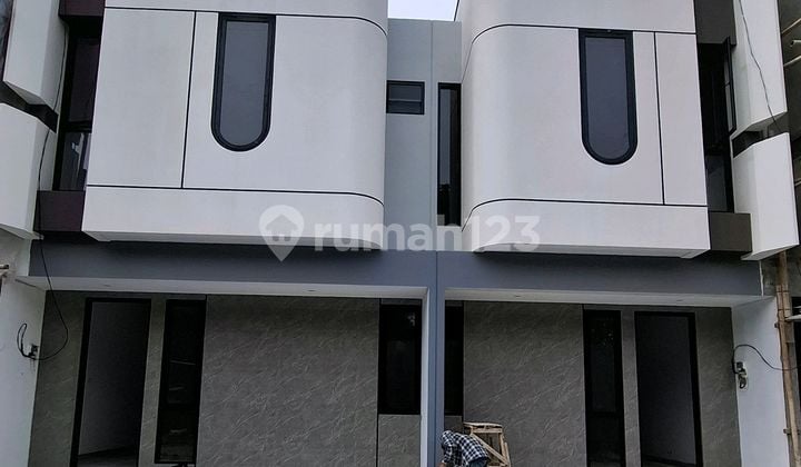 Rumah 2 Lantai Siap Huni di Cilangkap Dekat Tol