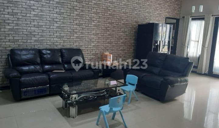 Rumah Siap Huni, Swimpool, Dekat Tol Pasteur