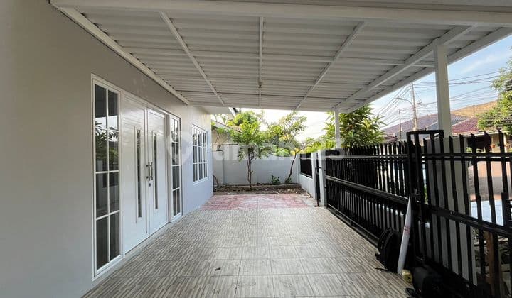 Rumah mungil, dekat stasiun pasar minggu