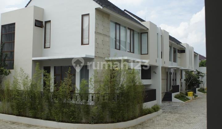 RUMAH BAGUS DI MAMPANG JAKARTA SELATAN