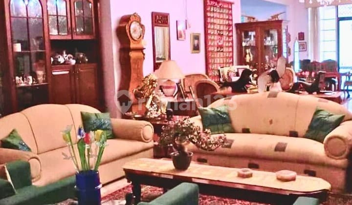 Disewakan Rumah Luas di Kemang Selatan Dekat Th Selaras - Ada Kolam Renang