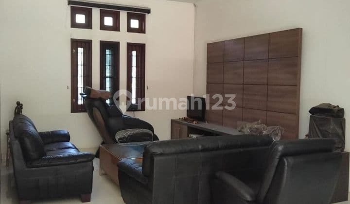 RUMAH MEWAH 2 KAVLING NYATU SIAP HUNI LOKASI BAGUS DI BUAH BATU REGENCY BANDUNG