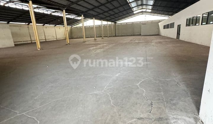 GUDANG LINGKUNGAN LUAS DAN BERSIH SIAP PAKAI LOKASI DI MAINROAD SOEKARNO HATTA BANDUNG