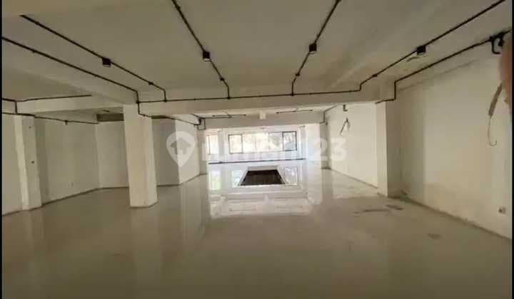 Dijual Gedung Siap Pakai Cocok untuk Kantor atau Cafe Klinik Lokasi di Gatot Subroto Bandung