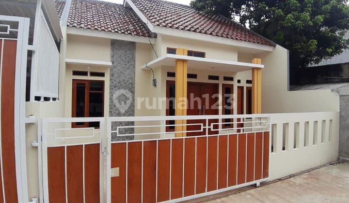 Rumah Dekat Jalan Raya Lokasi Depok